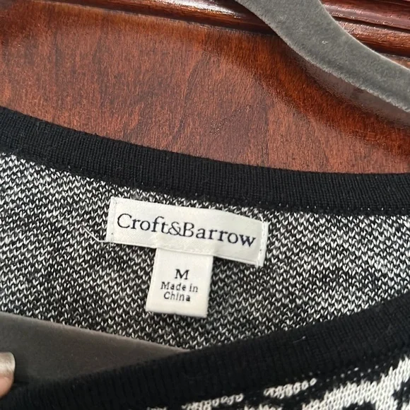CROFT & Barrow womens sweater; size medium - Picture 3 of 5